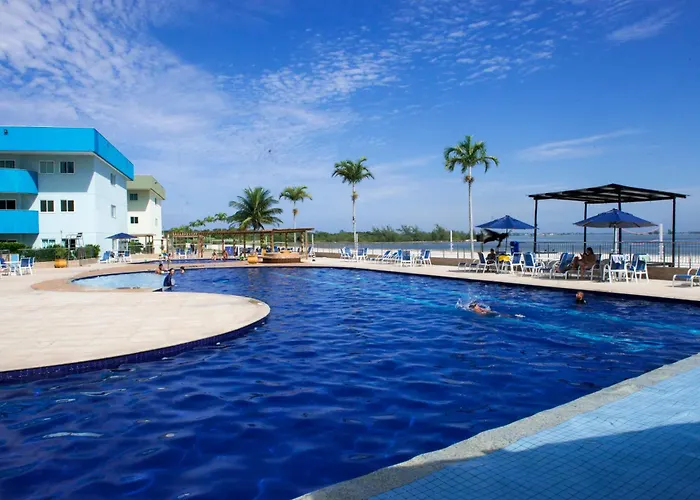 Arraial do Cabo - Apartamento em condomínio com jeito de Resort